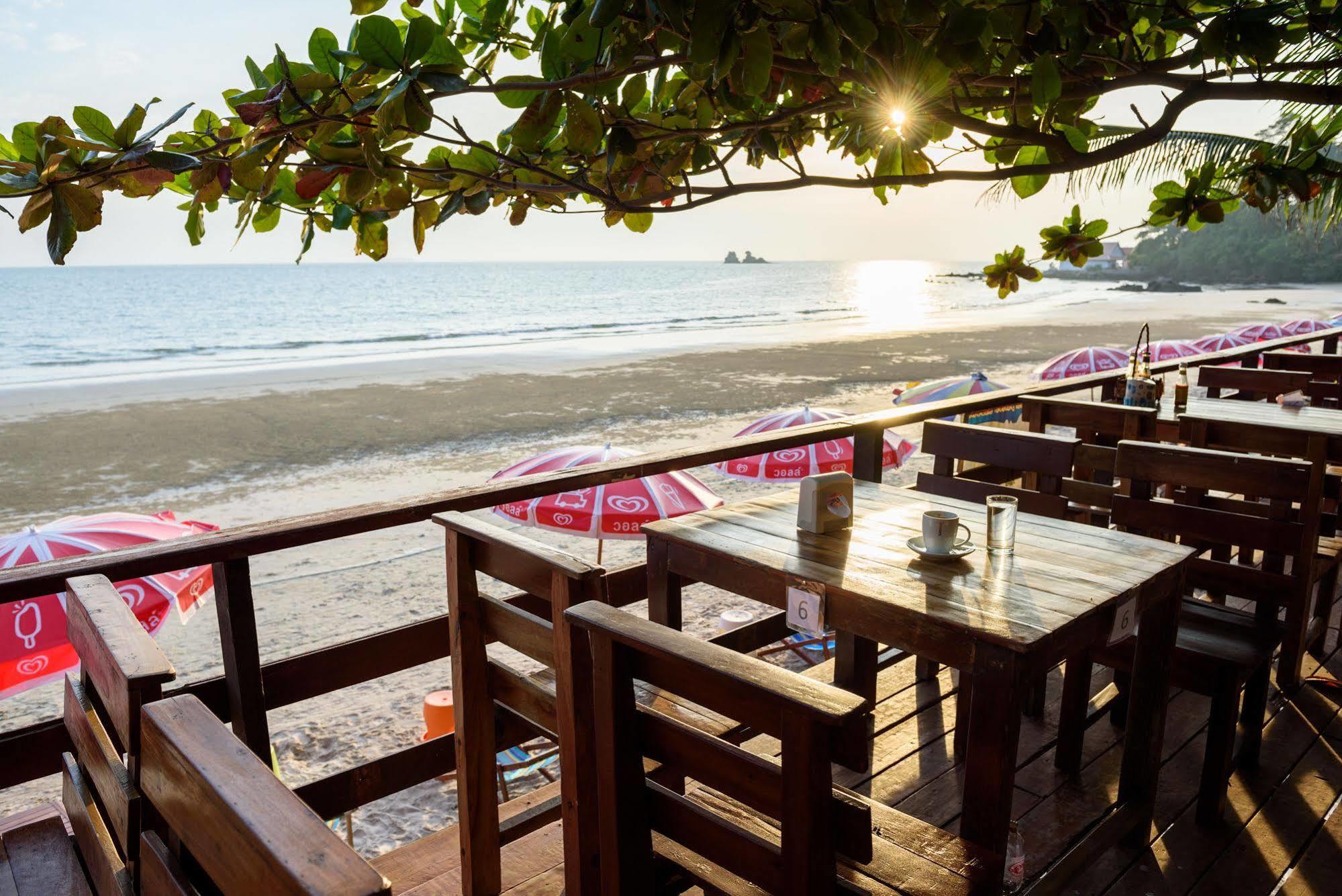 Baansuan Aokhai Beach Resort Маэ-Пим Экстерьер фото